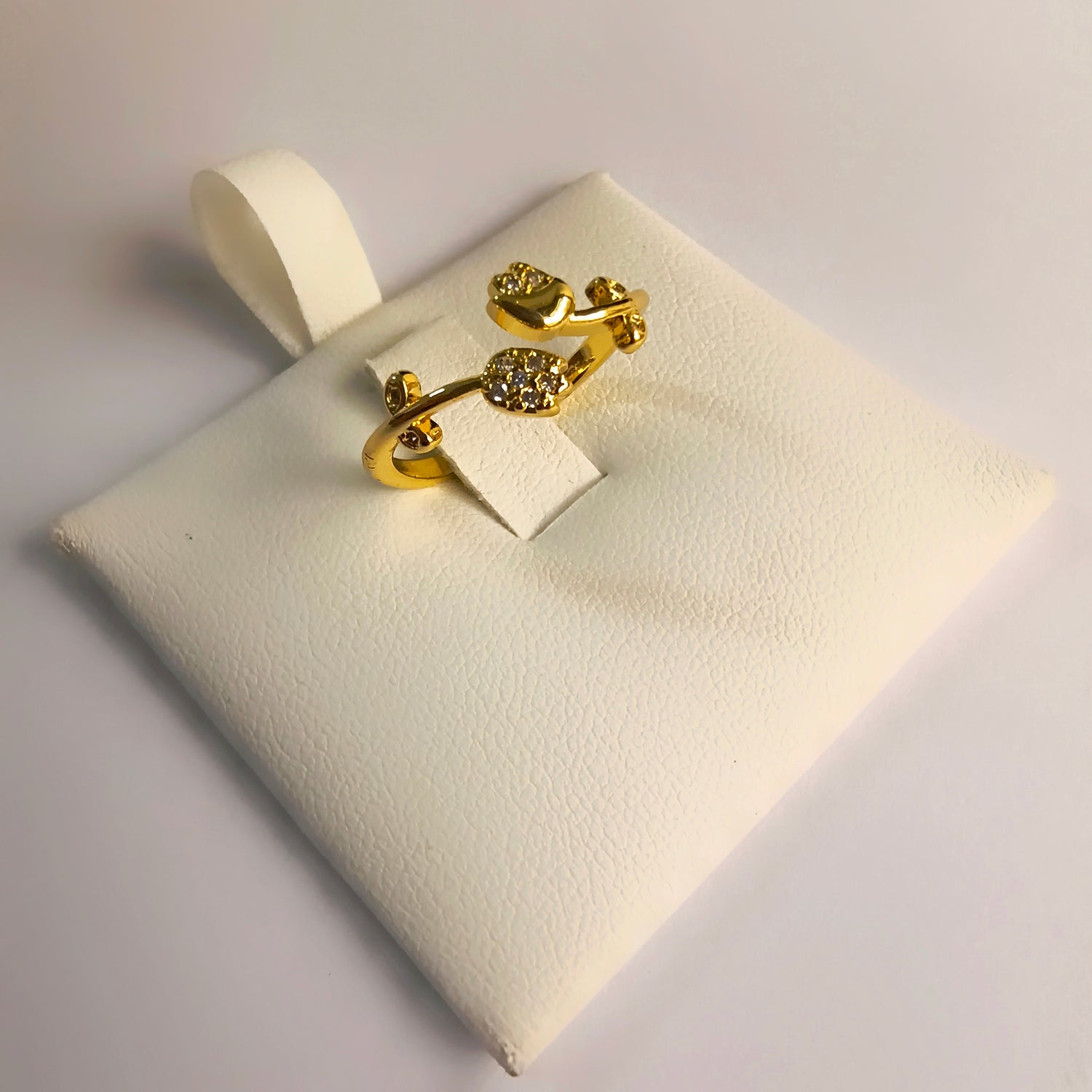 Anillo Tulipán - Medida Ajustable - Baño de Oro 18Kt y Circones