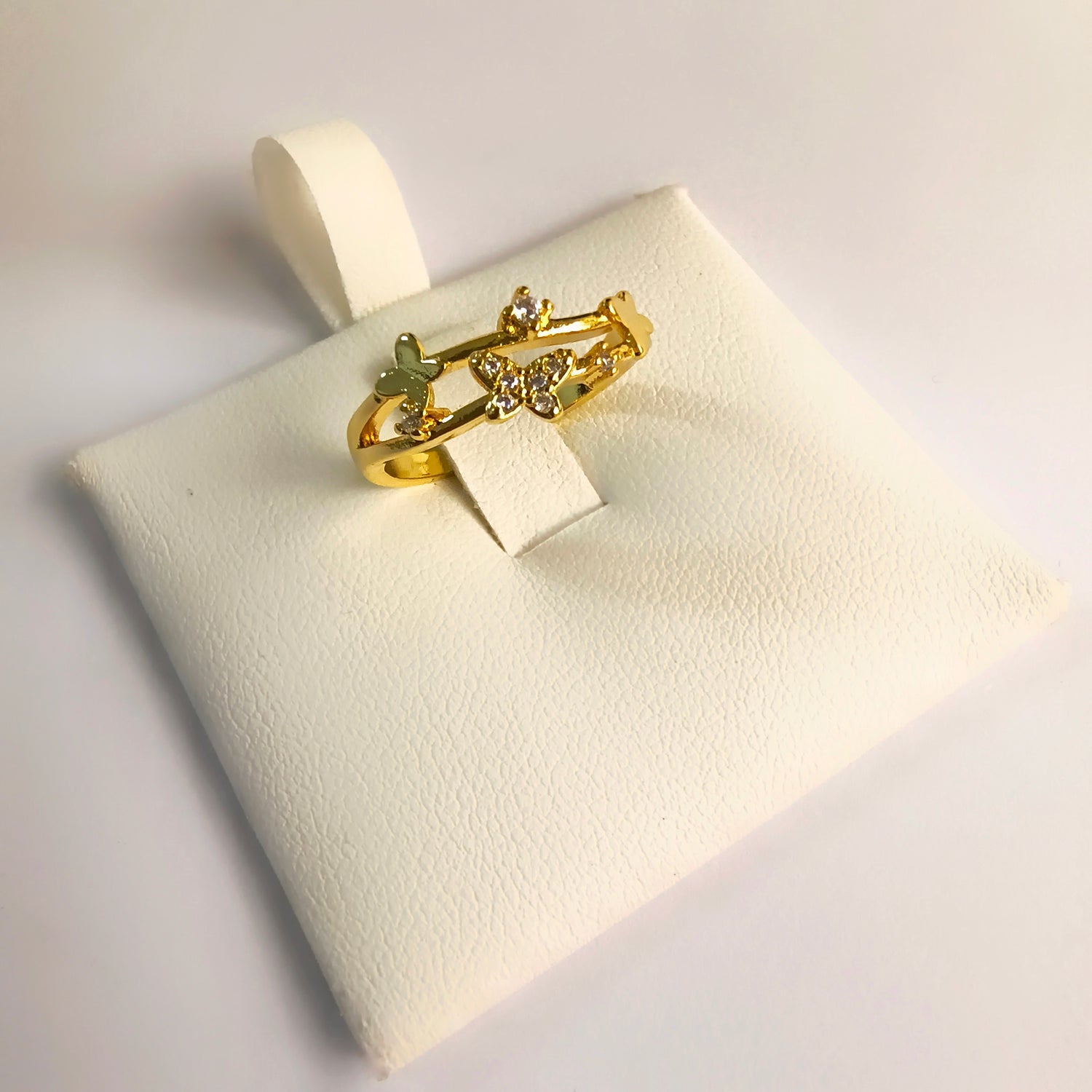 Anillo Mariposas - Medida Ajustable - Baño de Oro 18Kt y Circones