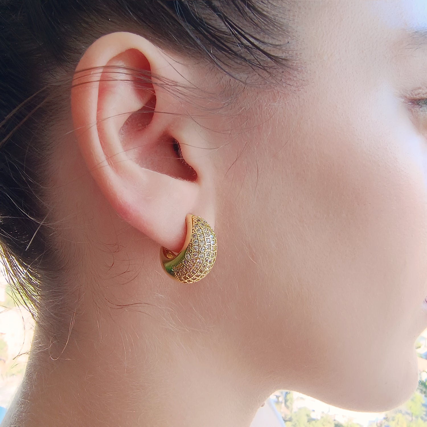 Aros Anastasia - Baño de Oro 18kt con Incrustaciones de Circón