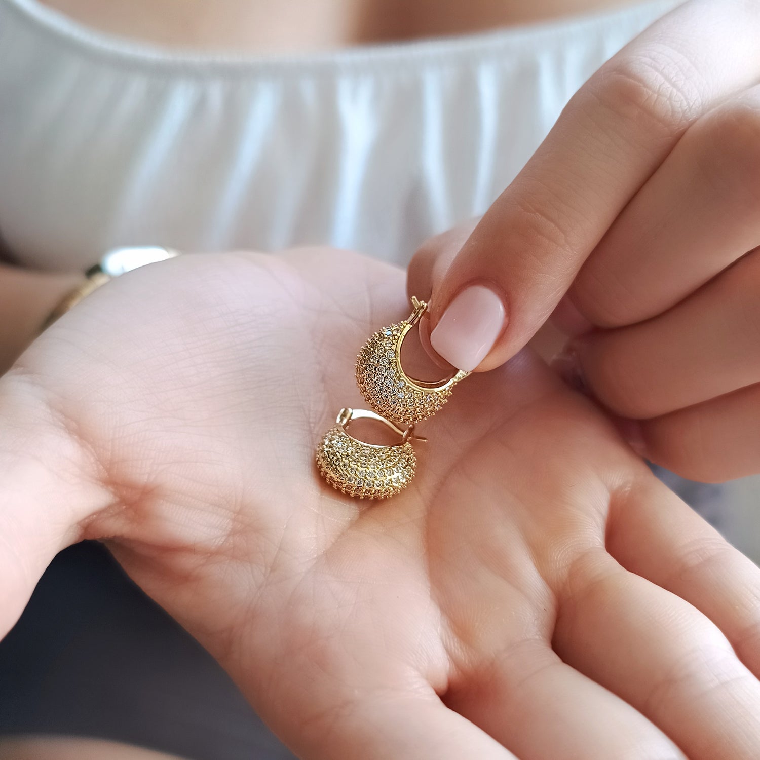 Aros Bella - Baño de Oro 18Kt con Incrustaciones de Circón