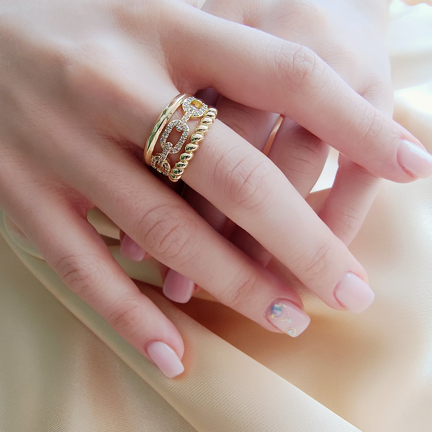 Anillo Trino - Medida Ajustable - Baño de Oro 18Kt y Circones