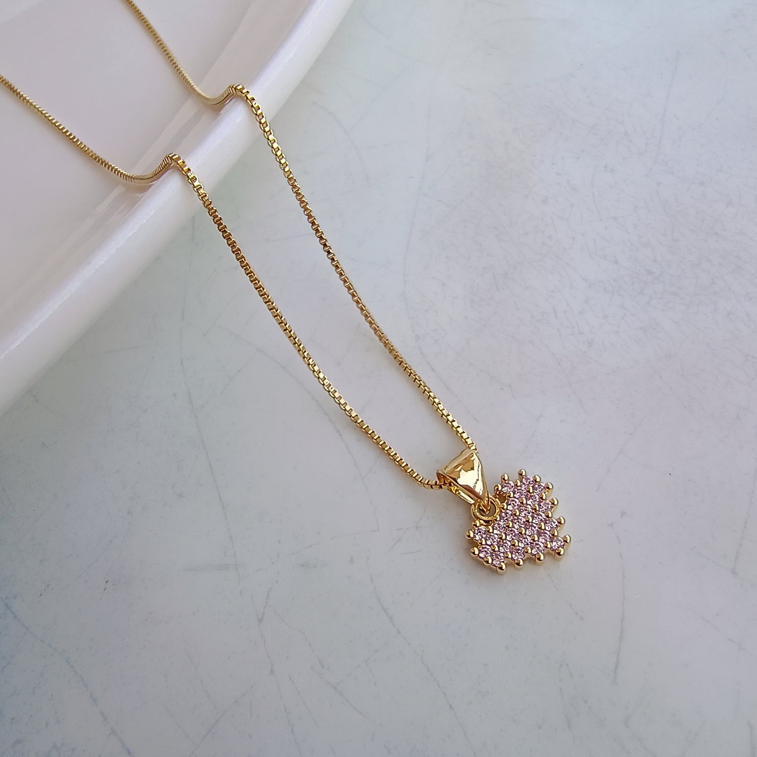 Conjunto Cadena y Colgante Corazón Circones Rosados - Baño de Oro 18Kt