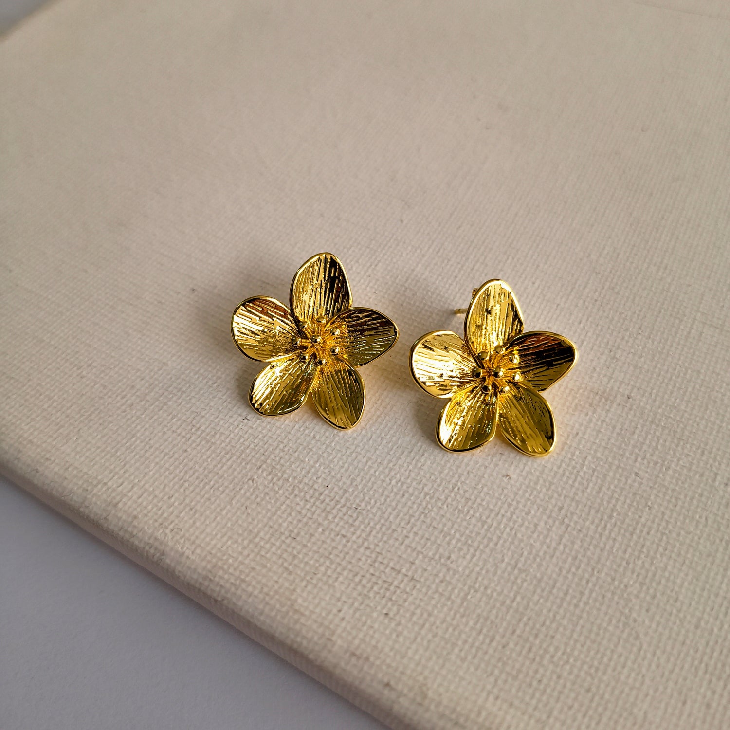 Aros Flor - Baño de Oro 18Kt