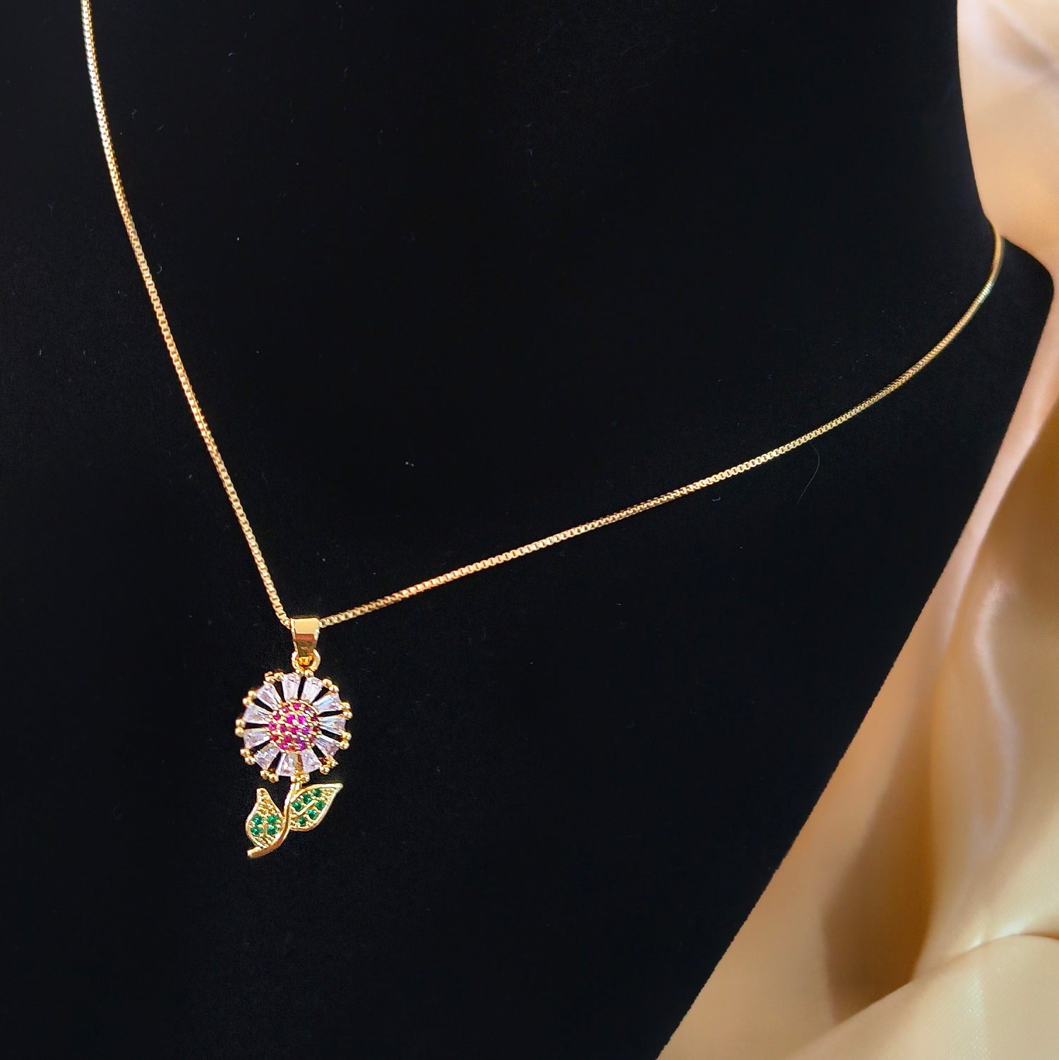 Conjunto Cadena y Colgante Flor