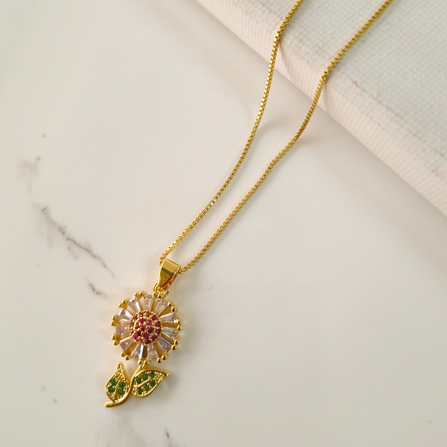 Conjunto Cadena y Colgante Flor