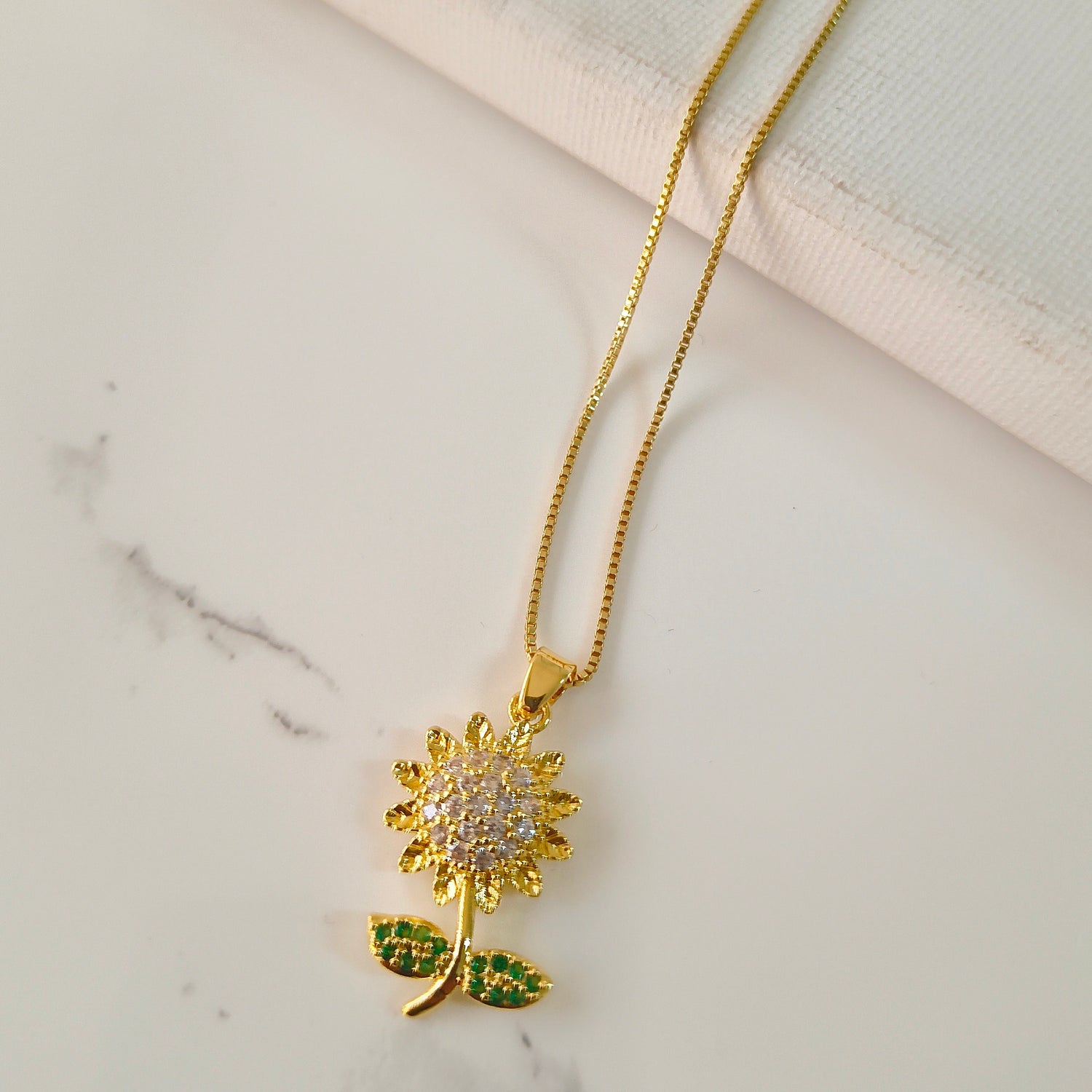 Conjunto Cadena y Colgante Girasol