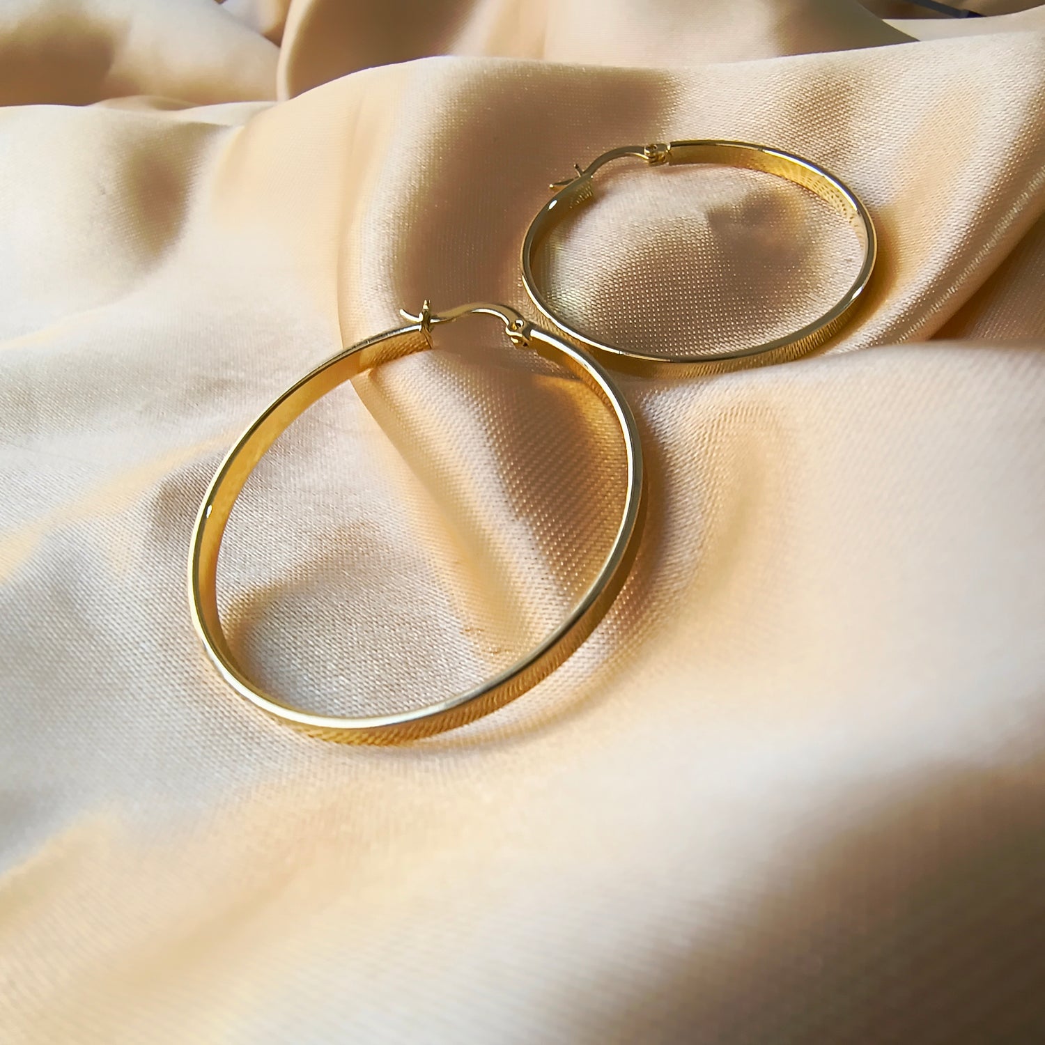 Aros Argolla Plana Mediana - Baño de Oro 18Kt