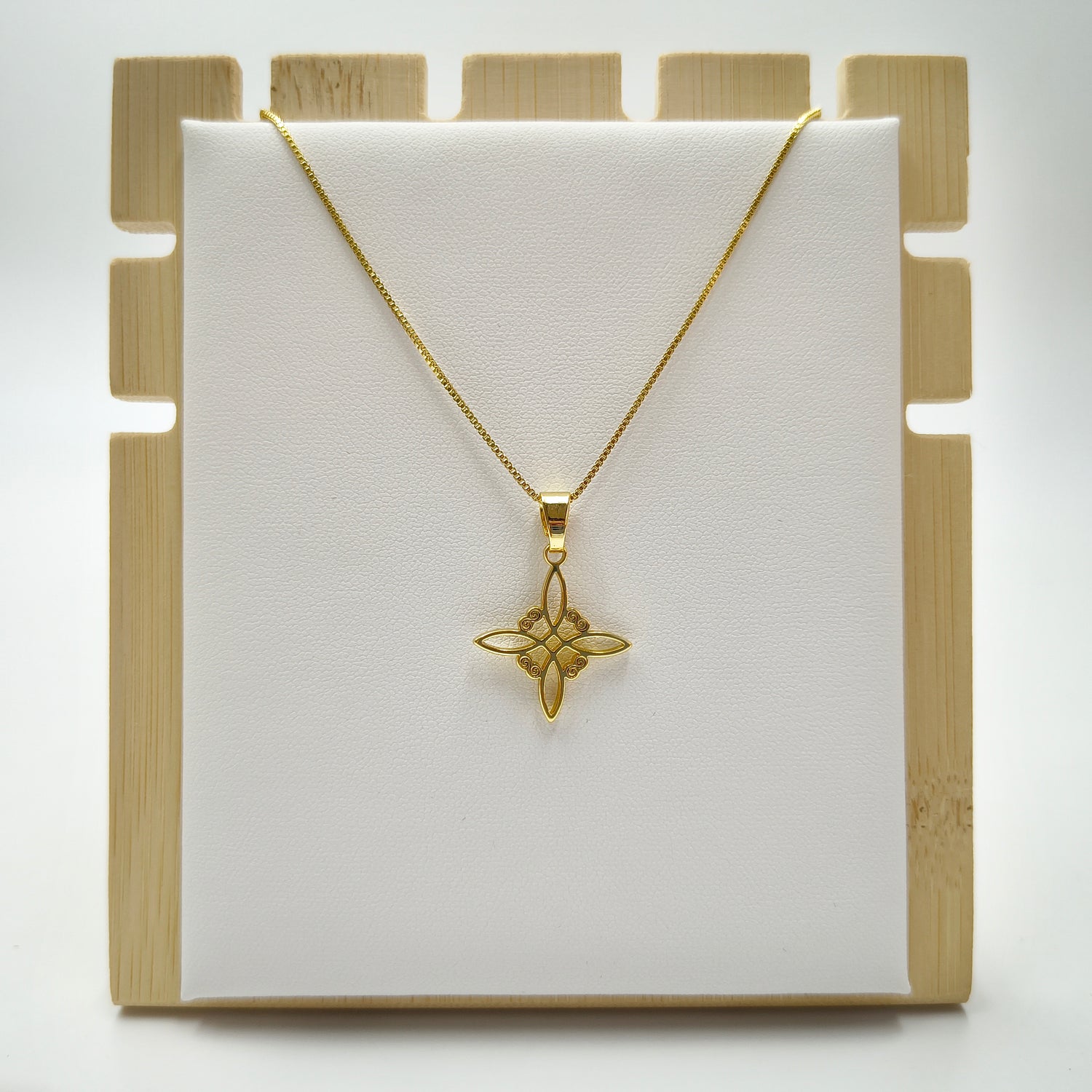 Conjunto Nudo de Bruja  - Baño de Oro 18Kt