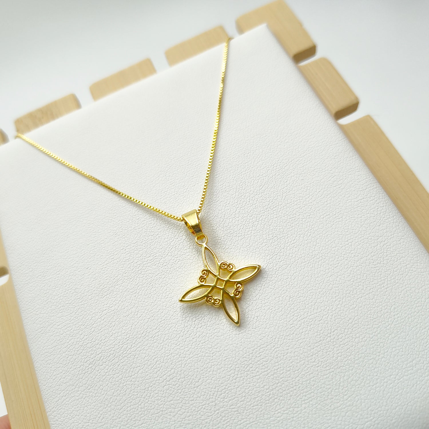 Conjunto Nudo de Bruja  - Baño de Oro 18Kt