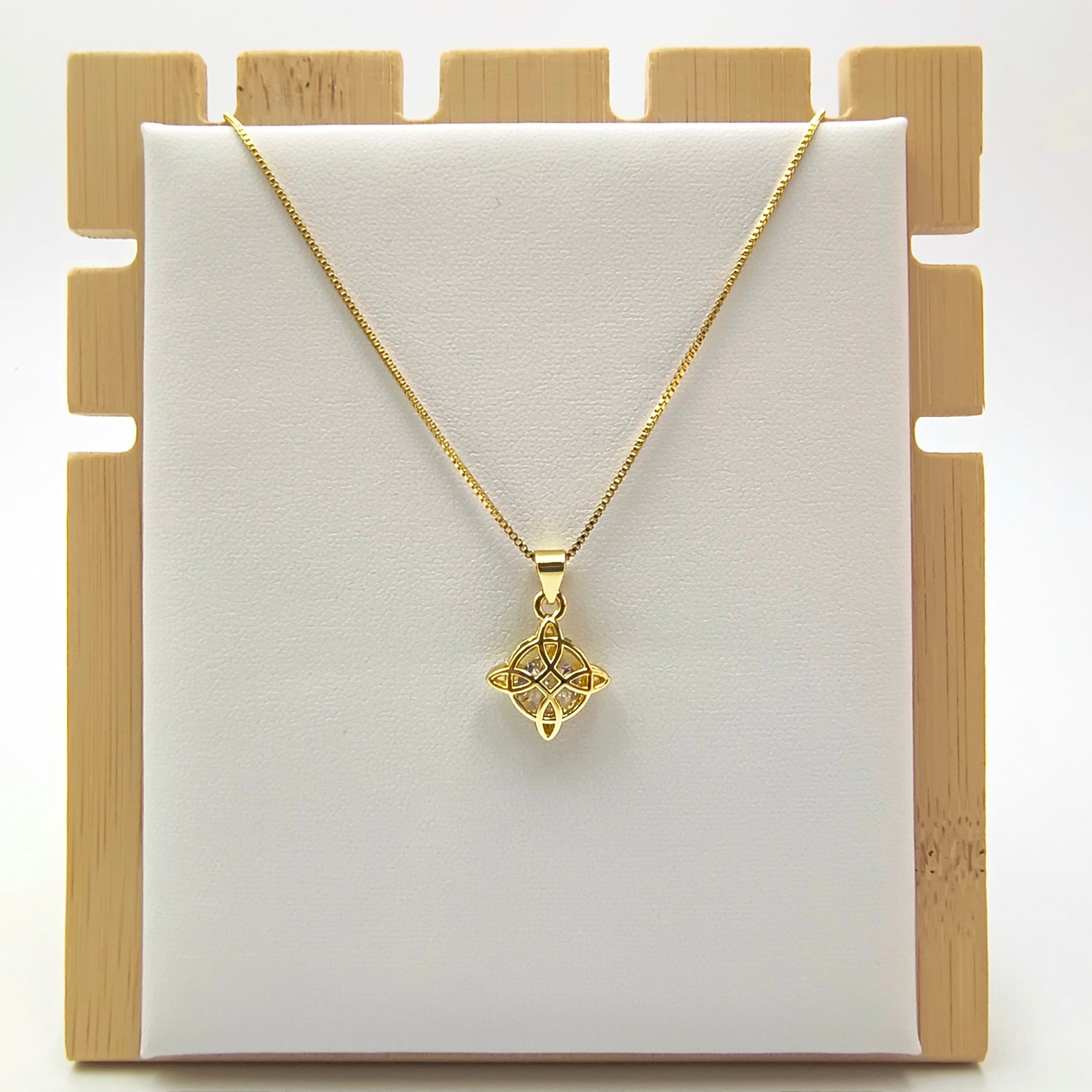 Conjunto Nudo de Bruja Englobado - Baño de Oro 18Kt