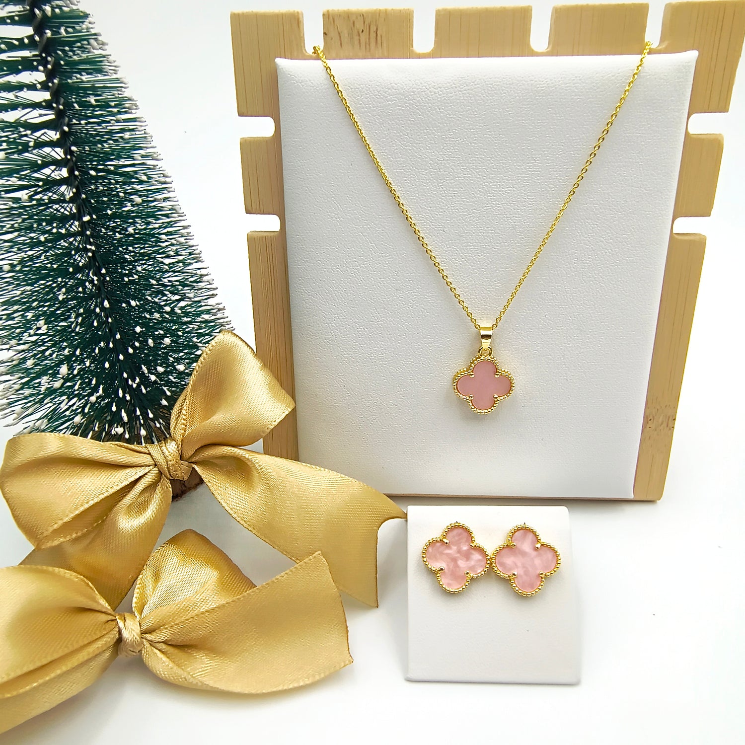 Conjunto Trébol Rosado - Especial Navidad