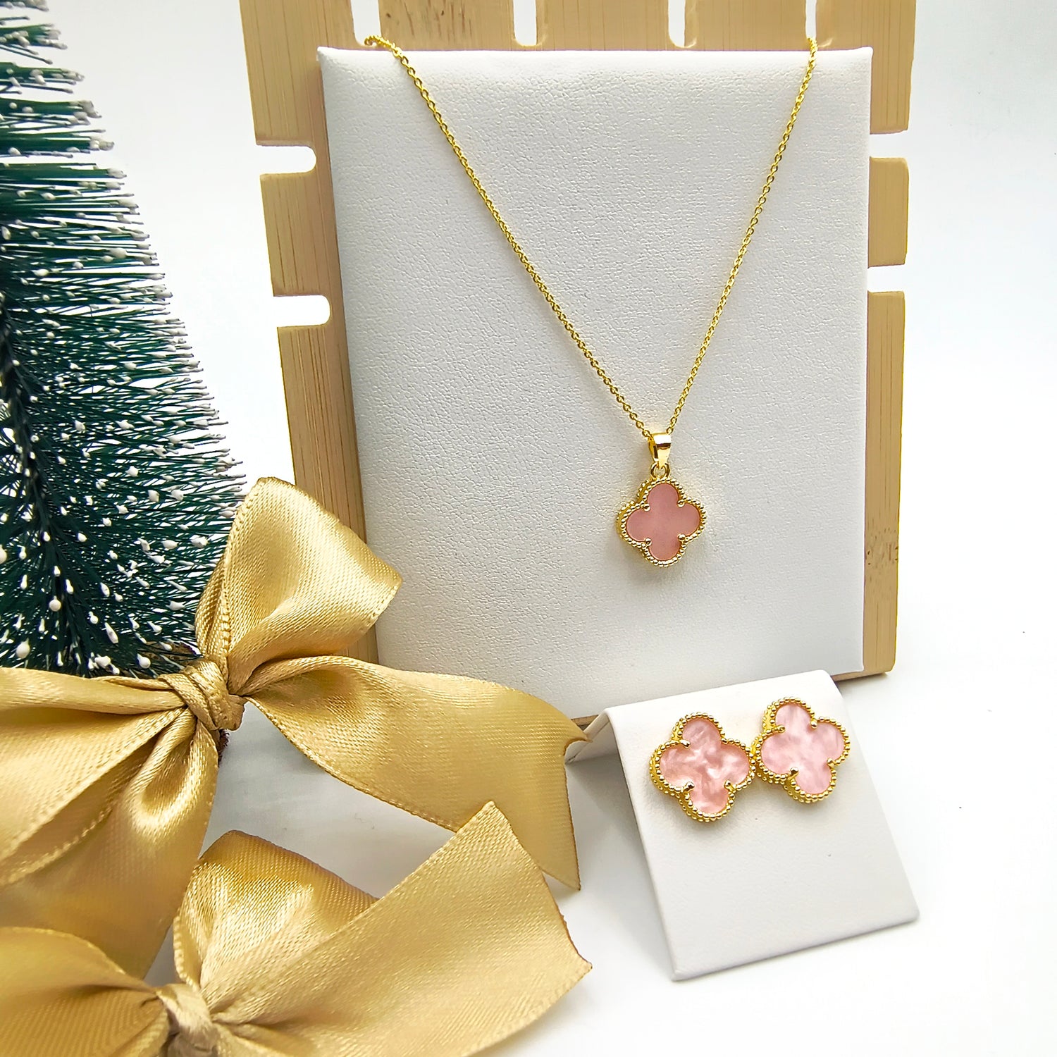 Conjunto Trébol Rosado - Especial Navidad