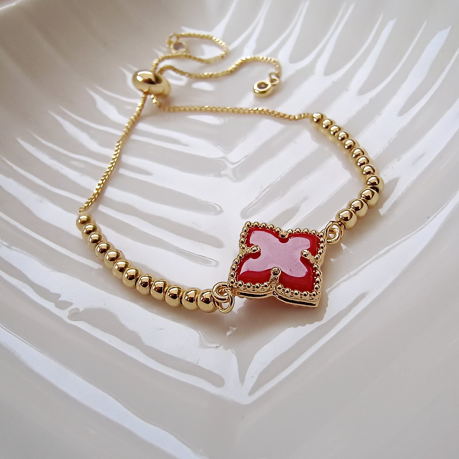 Pulsera Trébol Rojo - Baño de Oro 18Kt