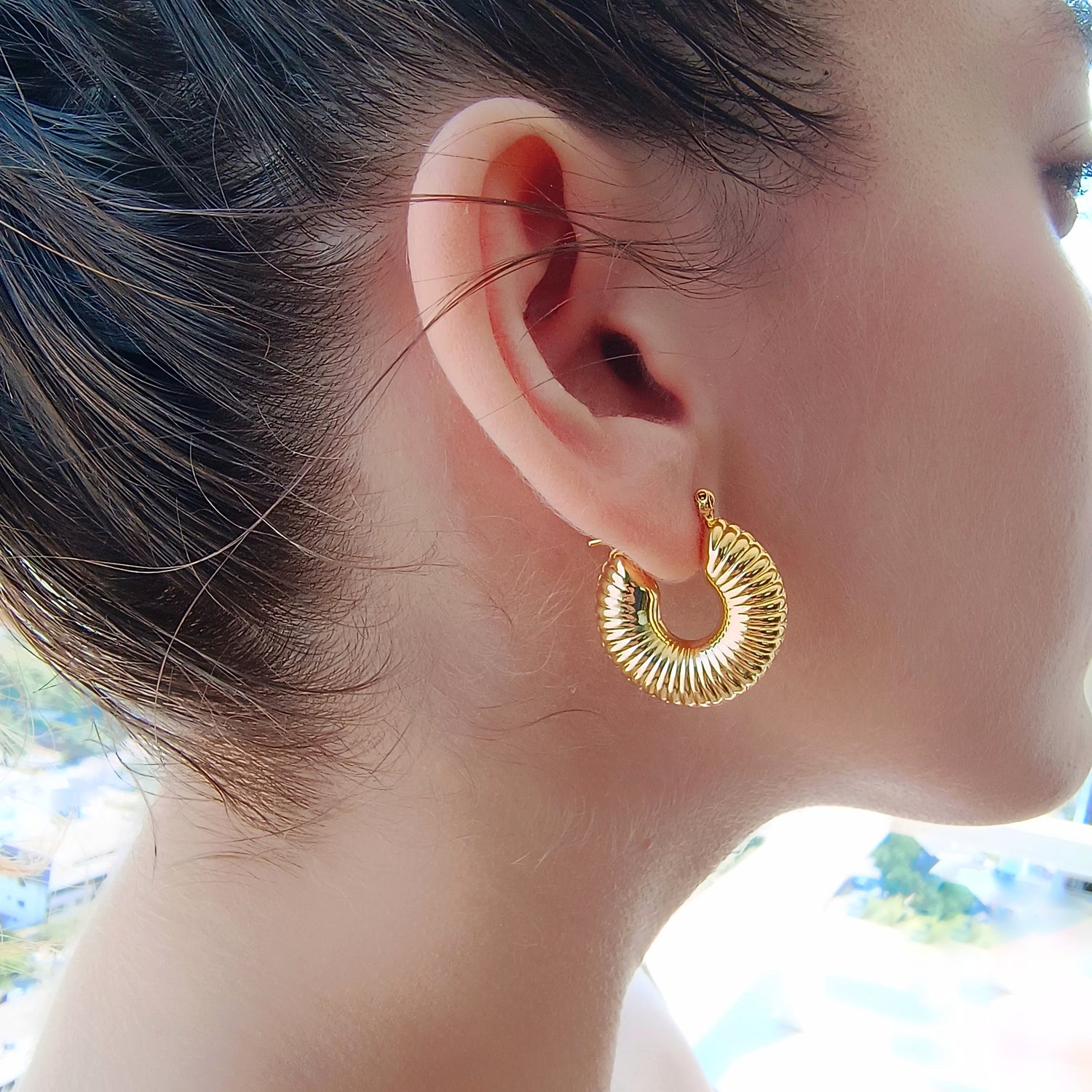 Aros Shell Tamaño Mediano - Baño de Oro 18Kt