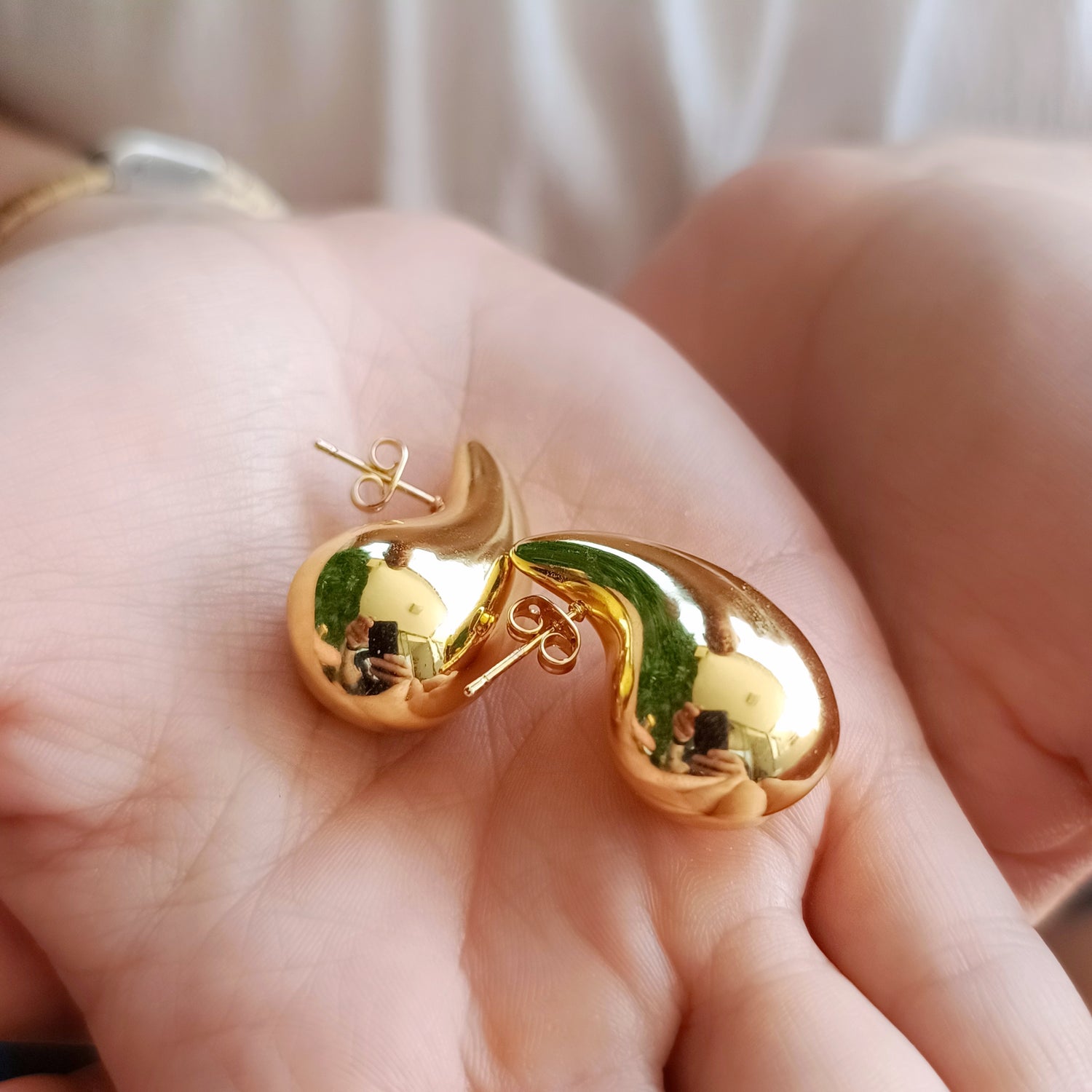Aros Gota Tamaño Grande - Baño de Oro 18Kt