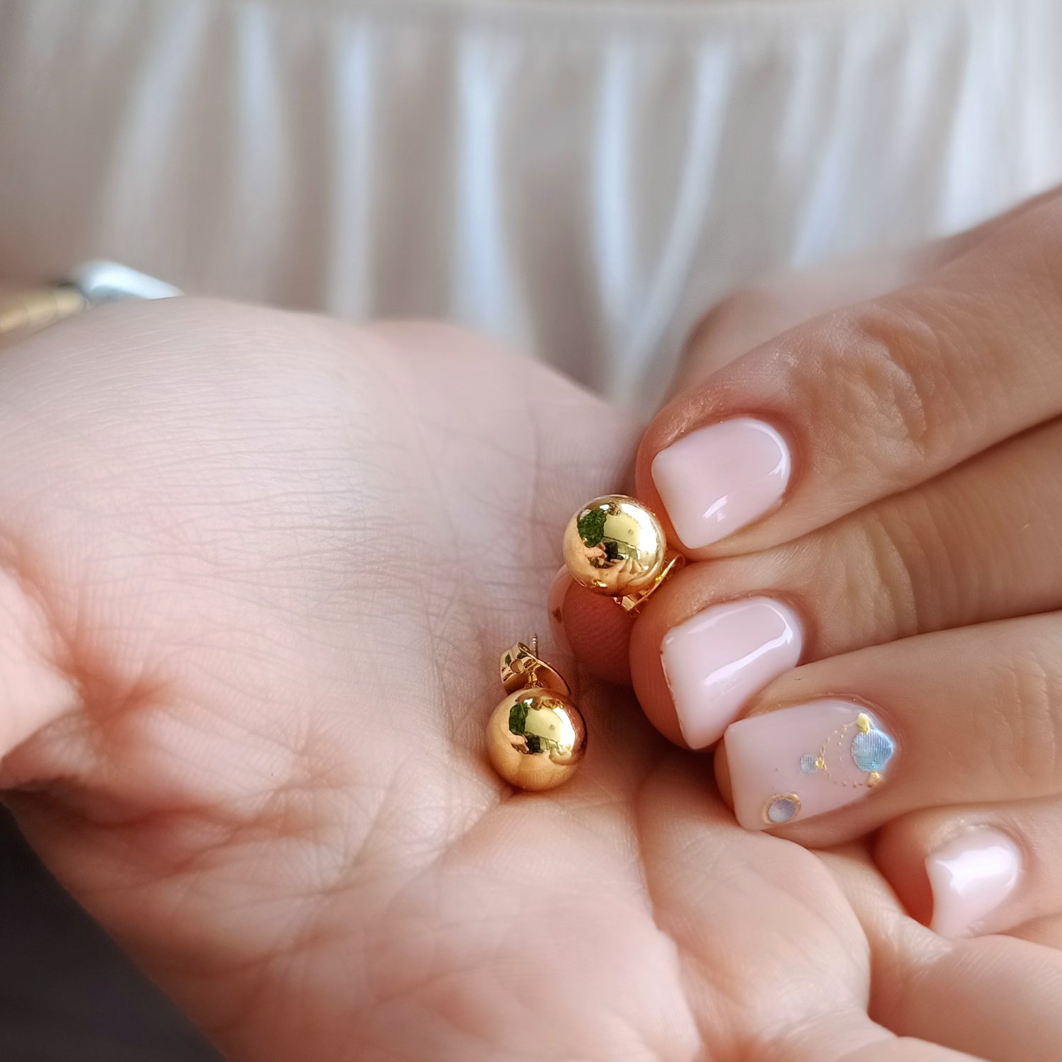 Aros Esfera Tamaño Mediana - Baño de Oro 18Kt