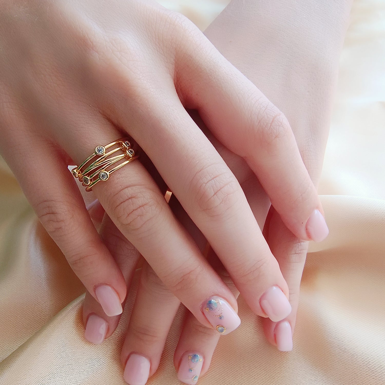 Anillo Rama con Circones - Medida Ajustable - Baño de Oro 18Kt