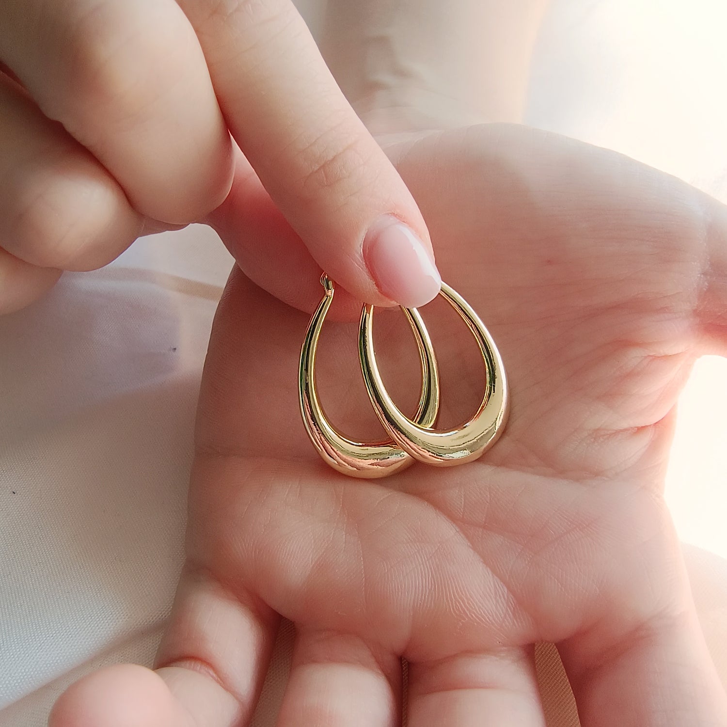Aros Argolla Ovalada - Baño de Oro 18Kt