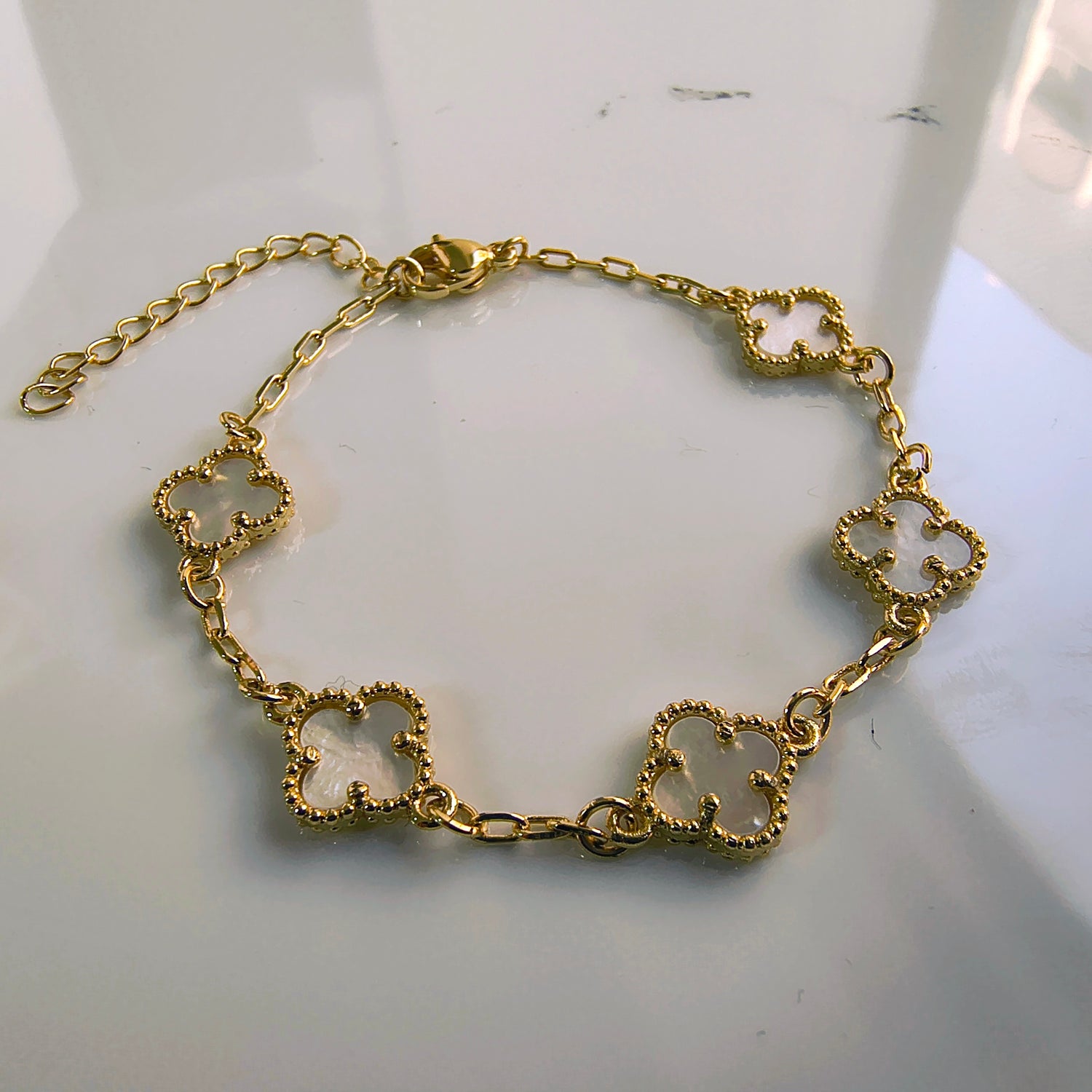 Pulsera Trébol Nacarado - Baño de Oro 18Kt